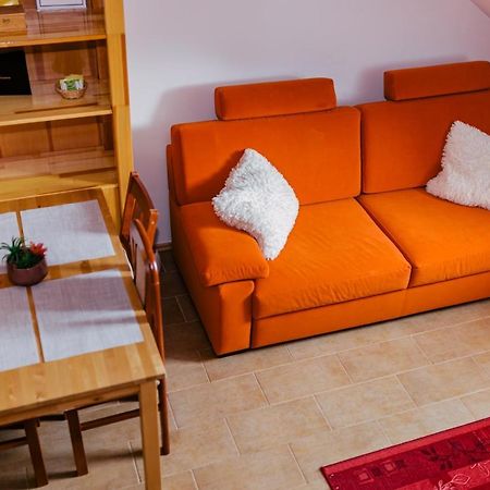 Niki Apartman Дьюла Екстер'єр фото