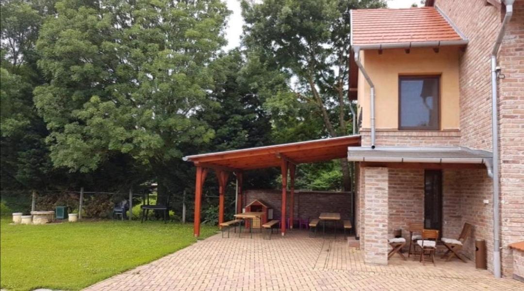 Niki Apartman Дьюла Екстер'єр фото