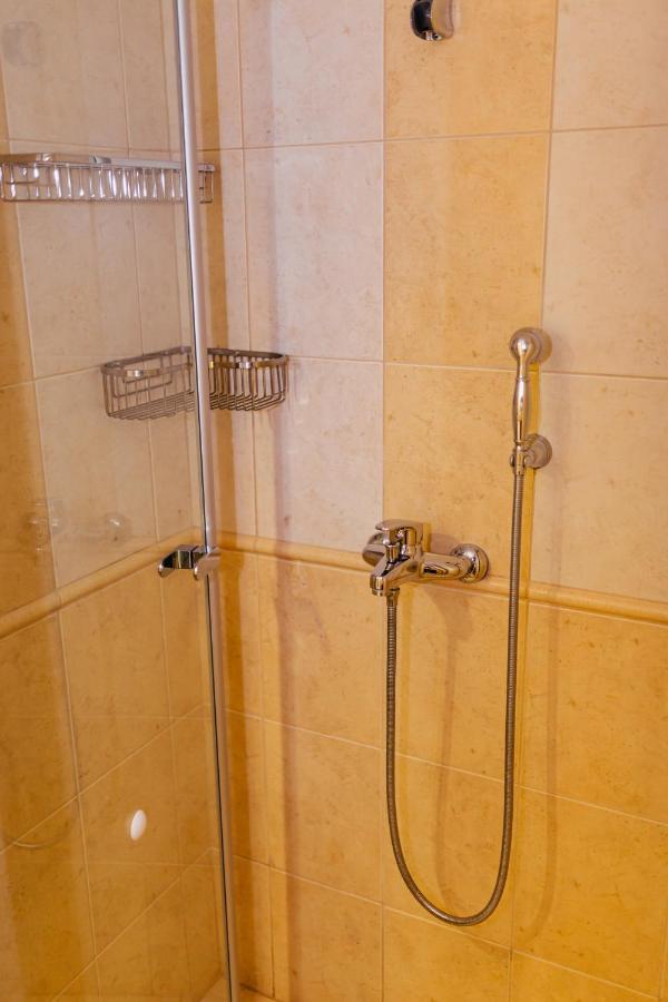 Niki Apartman Дьюла Екстер'єр фото