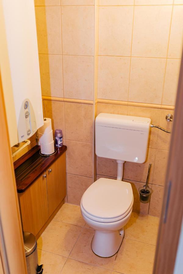 Niki Apartman Дьюла Екстер'єр фото