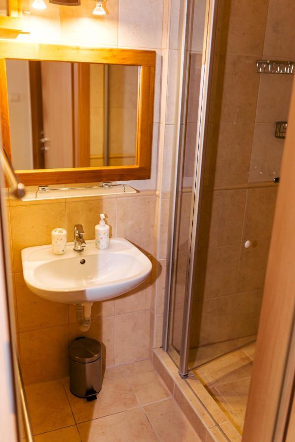 Niki Apartman Дьюла Екстер'єр фото